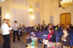 Slavnostní ukončení workshopů realizovaných v roce 2010 - Předávání certifikátů (14/15)